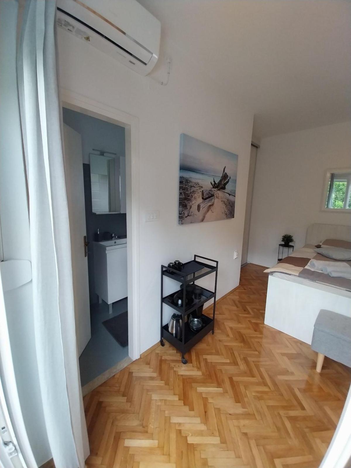 Sobe Sotic Bed & Breakfast Rab Town Exterior foto